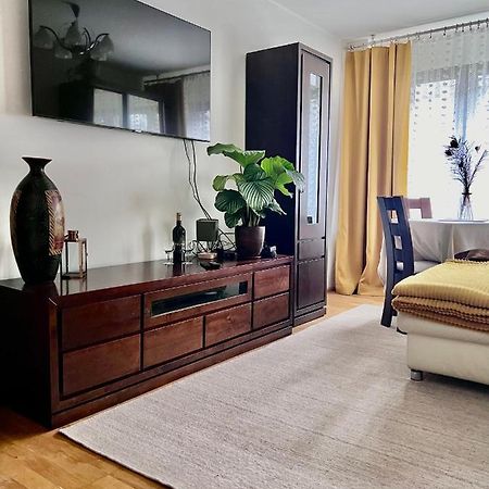 Yellow Apartment Airport Galeria Mokotow Netflix Varsóvia Exterior foto