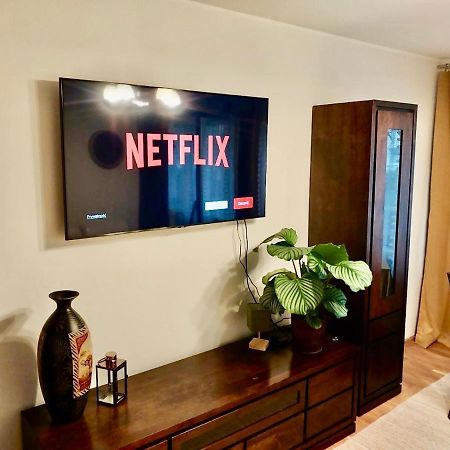 Yellow Apartment Airport Galeria Mokotow Netflix Varsóvia Exterior foto